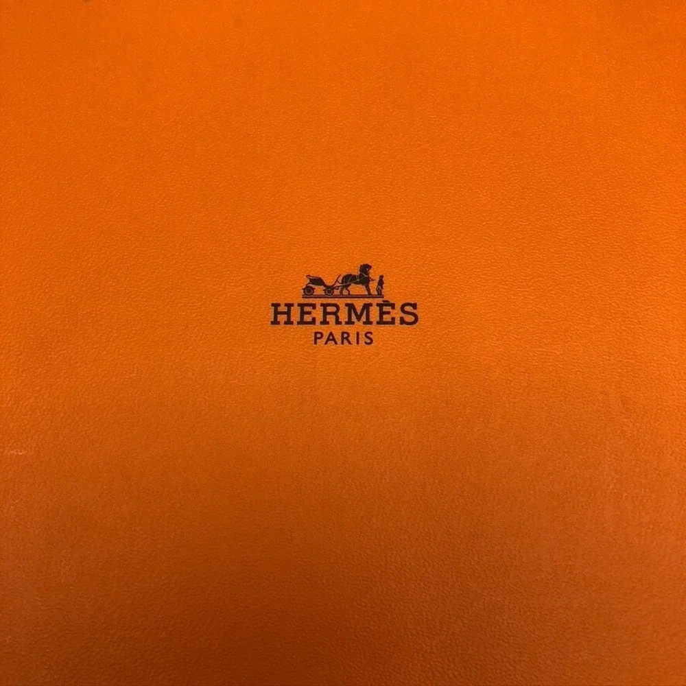 HERMÈS *free returns